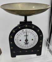 Auktion 362 / Los 16054 <br>Mostalgie Haushaltswaage "Soehnle" mit Messingschale
