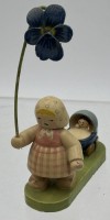 Auktion 362 / Los 14542 <br>Blumenmädchen mit Nachzieh-Puppenwagen "WuK",