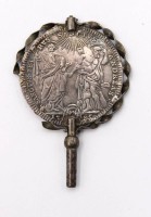 Auktion 363 / Los 2020 <br>Uhrenschlüssel aus Münze gefertigt, 1 Testone - Pius VI , L-5cm
