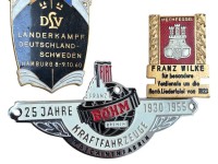 Auktion 363 / Los 6007 <br>3xKleinabzeichen, 2x Hamburg, 1x Bremen, max. Breite 9 cm, emailliert