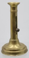 Auktion 363 / Los 15012 <br>Biedermeier-Schiebeleuchter um 1850, Messing,  H-19 cm, D-10,5 cm