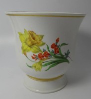Auktion 363<br>gr. Blumenübertopf auf Stand "Meissen" 1.Wahl, Blumenmalerei, H-18 cm, D-16 cm