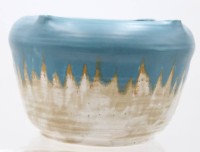 Auktion 363 / Los 9003 <br>Art  Deco Blumenübertopf um 1925, Julius Dressler, Austria, Laufglasur, unterer Rand mit alten , minim.Abplatzern?, H-15 cm, D-21 cm