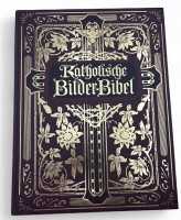 Auktion 363 / Los 17001 <br>Katholische Bilder-Bibel des Alten und Neuen Testaments. Unter Mitwirkung von Peter Biesenbach, Stephan Bour, Peter Vausch u. a. Mit 236 Illustrationen nach Originalen von Schnorr von Carolsfeld    255 Seiten, Frakturschrift, mit zahlreichen Illustrationen, 44 cm, gebundene Ausgabe, Leinen mit Goldprägung,  Berlin: W. Herlet Verlag, Reprint Neuwertig