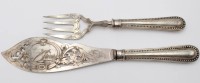 Auktion 363 / Los 11041 <br>Fischvorlegebesteck, um 1900, ungepunzt, Silbergriffe (gepr.), ca. L-31cm