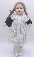 Auktion 363 / Los 12010 <br>Mädchenpuppe mit Zöpfen, Schlafaugen, Nase beschädigt, H-47 cm