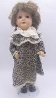 Auktion 363 / Los 12011 <br>Mädchenpuppe K&amp;W KÖNIG &amp; WERNICKE, H-50 cm, Mamastimme, Schlafaugen, guter Zustand