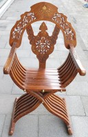 Auktion 363<br>hoher Savonarola-Stuhl, guter Zustand, ca. H-115cm, B-65cm T-55cm Sh-