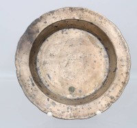 Auktion 363<br>Teller, Messing, älter, undeutl. bezeichnet, D-21cm