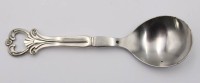 Auktion 363<br>Sahnelöffel, Silbergriff, Dänemark 1944, L-12,6cm