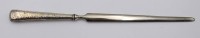 Auktion 363<br>Brieföffner, Silbergriff, Hammerschlag, 1x Druckstelle, L-19,2cm