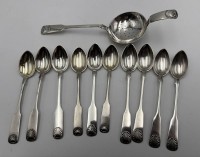 Auktion 363<br>6 Moccaloffel, 4 Teelöffel, 1 Teesieb, Silber-925-, Copenhagen 1915, einige Teile mit Jensen bezeichnet?, L-11-12-19 cm, zus. 121gr, Teelöffel mit Ziermonogramm