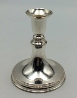 Auktion 363<br>engl. Kerzenhalter, Sterling Silber weighted, H-11 cm, Dellen, 255 gr