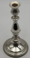 Auktion 363<br>hoher massiver Silber-925-  Kerzenhalter, gefü+llter Stand, 506 gr., H-24,5 cm, Gebrauchsspuren