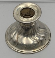Auktion 363<br>kl. Silber Kerzenhalter, Stand gefüllt, H-4 cm