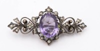 Auktion 363<br>Brosche, älter, Silber, Amethyst und Saatperlchen, 8,5gr., L-4,8cm