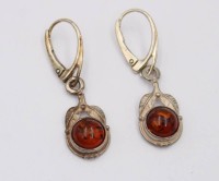 Auktion 363<br>Paar Ohrhänger, Silber mit Bernstein, 3,8gr., L-3cm