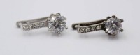 Auktion 363<br>Paar Ohrhänger, 925er Silber, klare Steine, zus. ca. 5gr., L-2cm