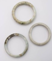 Auktion 363<br>3 Armreife wohl Jadeit, je ca. D-5,3 bis 6cm