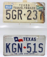Auktion 363<br>2x amerikanische Nummernschilder, Texas, ca. 15,5 x 30,5cm