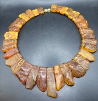 Auktion 363<br>gr. Naturbernstein-Collier, ca. 65 gr., max. B-5 cm