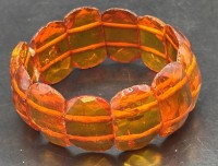 Auktion 363 / Los 1249 <br>Bernstein-Zugarmband, H-3 cm, 17,1 gr.