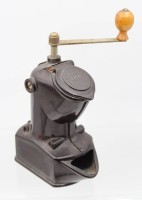 Auktion 363 / Los 16023 <br>Bakelit-Kaffeemühle, VEB Dieselmotorenwerke Rostock, ca. H-23cm, Gebrauchsspuren