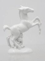 Auktion 368<br>Ein steigendes Pferd von Gr&auml;fenthal , Wei&szlig;porzellan .