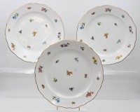 Auktion 368<br>3 Speiseteller, Hutschenreuther, Mirabell, ca. D-24,5cm