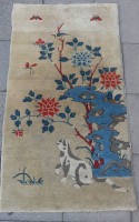 Auktion 363 / Los 13010 <br>Läufer, China, mit Katzenmotiv, 130x70 cm