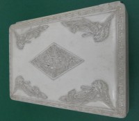 Auktion 363 / Los 15120 <br>Zigarettendose aus Bakelit, wohl China, 9x12 cm