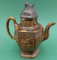 Auktion 363 / Los 15529 <br>alte chines. Ton-Tekanne, H-13 cm, Altersspuren