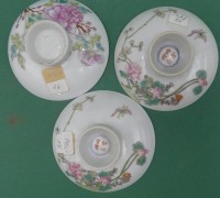 Auktion 363 / Los 15545 <br>3x Sake Schalen?, florales Dekor, H-2,5 cm, D-9 cm