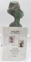 Auktion 363 / Los 15121 <br>Sam Mabeu (1977) Zimbabwe "Head" betitelte Steinskulptur, mit Expertise Galerie ZimArt, Dr. Dörte Sievers, 2015, H-26 cm