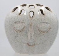 Auktion 364 / Los 9001 <br>Elissa-Vase mit Gesicht, helles Steingut, H-18 cm, B-ca. 19 cm