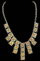 Auktion 364 / Los 1021 <br>Verzierte viktorianische Halskette im etruskischen Stil mit Tropfenanhänger, Antikmessing mit  braunen Steinen, L-47 cm, 60,3 gr