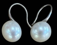 Auktion 364 / Los 1037 <br>Paar Perlohrhänger, Silber-925-, 3,4 gr., H-2 cm