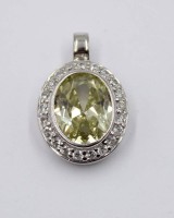 Auktion 364<br>925er Silber-Anhänger, hellgrüner facett. Stein, ca. L-2,5cm, 6,3gr.
