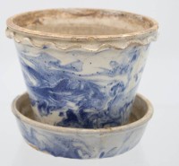 Auktion 364<br>Blumenübertopf mit Unterteller, Blaumalerei, H-13 cm, D- Teller 15 cm