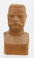 Auktion 364<br>Büste "Paul von Hindenburg" signiert E.C. 1916?, Holzschnitzerei, H-16 cm