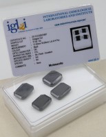 Auktion 369<br>4x schwarze Moissanite, 77ct, Zertifikat anbei