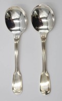 Auktion 364 / Los 11013 <br>2x Kompottlöffel, Christofle Paris, Augsburger Faden, versilbert, L-16,3cm
