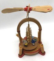 Auktion 364 / Los 14501 <br>kl. Erzgebirge Weihnachtspyramide, H-24 cm, D-ca. 15 cm