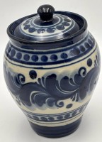 Auktion 364 / Los 9009 <br>Deckeldose, blaues Dekor, wohl 19.Jhd?, H-18 cm