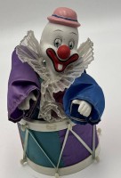 Auktion 364 / Los 16023 <br>Spieluhr "Clown in Trommel" Werk läuft, H-19 cm