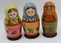 Auktion 364 / Los 14517 <br>4 mittelgrosse Matroschkas, Handarbeit, H-ca. 15 cm