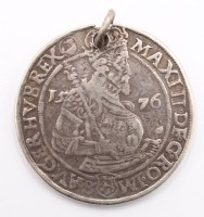 Auktion 364 / Los 6043 <br>Silbertaler 1576 Maximilian II. (Kaiser) (1527-1576) , Böhmen, beschriftet: Vorderseite: + MAXI : II : DE : GR : I : S - AV : GER : HV : BO : REX +