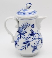 Auktion 364 / Los 8029 <br>kl. Kaffeekanne "Meissen" Zwiebelmuster, H-17 cm, 1.Wahl
