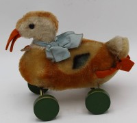 Auktion 364<br>STEIFF Nachzieh-Ente, H-17cm, L-20cm, K+F, ohne Schnur