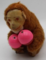 Auktion 364 / Los 12057 <br>Mechanischer Affe "Aufzugmechan.", H-17cm, L-10cm, Funktion nicht geprüft, leichte Gebrauchsspuren